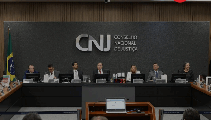 CNJ afasta desembargador por mensagens públicas de apoio a Bolsonaro