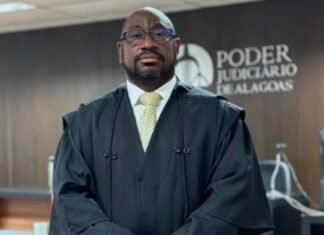 Advogado e influenciador João Neto passa mal antes de ser transferido para o presídio em Maceió,AL