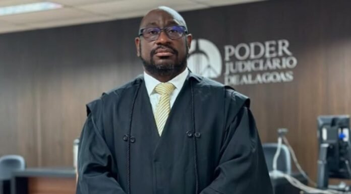 Advogado e influenciador João Neto passa mal antes de ser transferido para o presídio em Maceió,AL