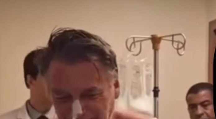 Bolsonaro tem quadro estável e faz caminhada por corredores do hospital