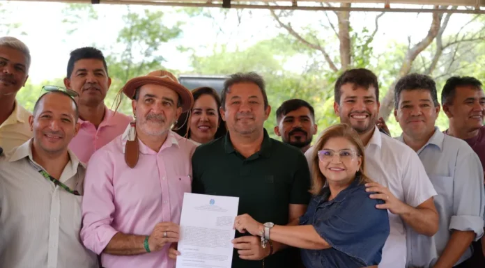 Prefeito Evilásio Mateus reforça parceria com IF Sertão-PE para construção da sede em Araripina