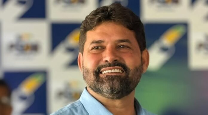 JUIZ DETERMINA CASSAÇÃO DE PREFEITO E VICE-PREFEITO DE EXU POR ABUSO DE PODER POLÍTICO