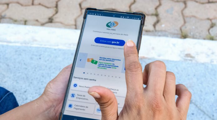 Entidade na mão de político cooptou diretores do INSS e pagou lobista