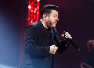 Sem Marrone, Bruno emociona fãs com show solo no Classic Hall