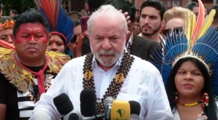 Governo paga R$ 15 milhões para ONG ligada ao PT retirar lixo na terra yanomami