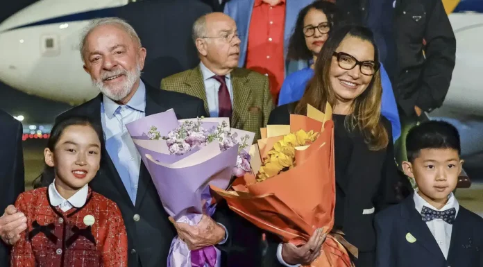 Lula se reúne com empresários chineses em Pequim