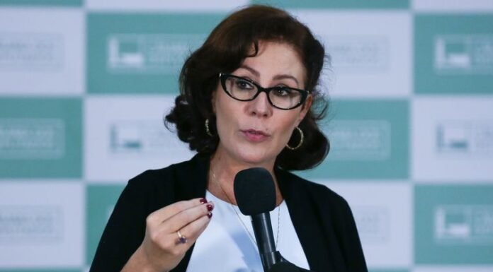 Por unanimidade, STF condena Carla Zambelli a 10 anos de prisão