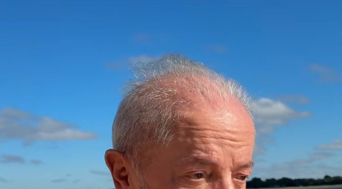 Em dia decisivo para Bolsonaro, Lula aparece agradecendo a Deus às margens do São Francisco