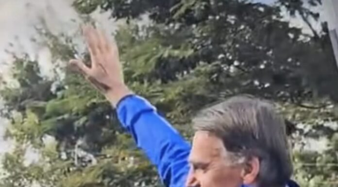 Bolsonaro Participa do Capital Moto Week e Encontra Apoiadores em Brasília