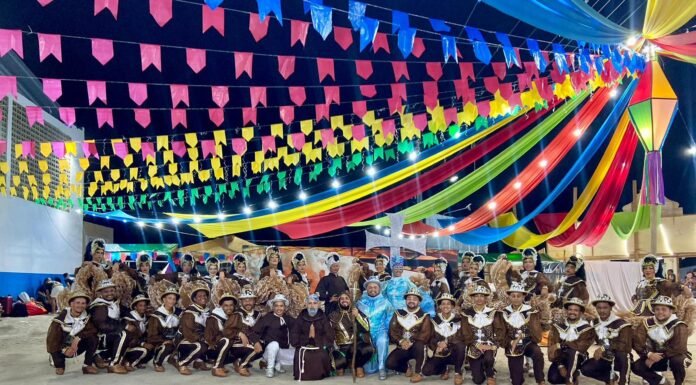 A quadrilha Junina Ouro Branco, é bicampeão na etapa Sertão do Araripe.
