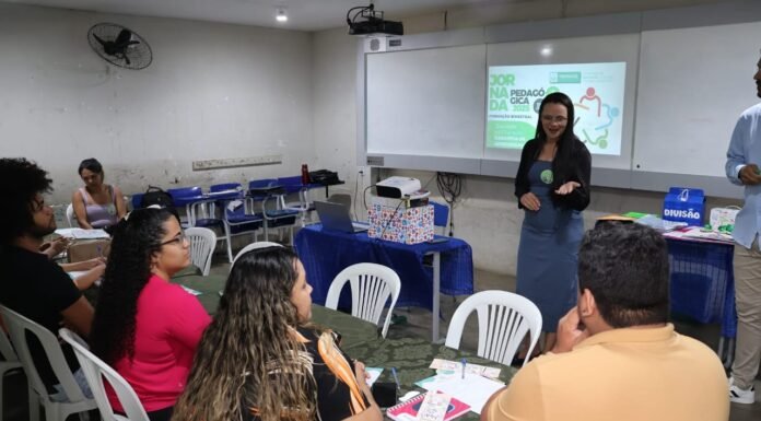 Equidade e Aprendizagem em Trindade: Professores Debatem o Futuro da Educação em Encontro Formativo.