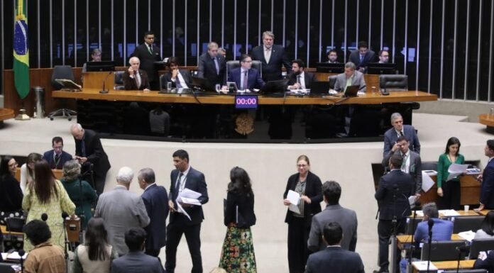 Atualizações sobre projetos de lei na câmara