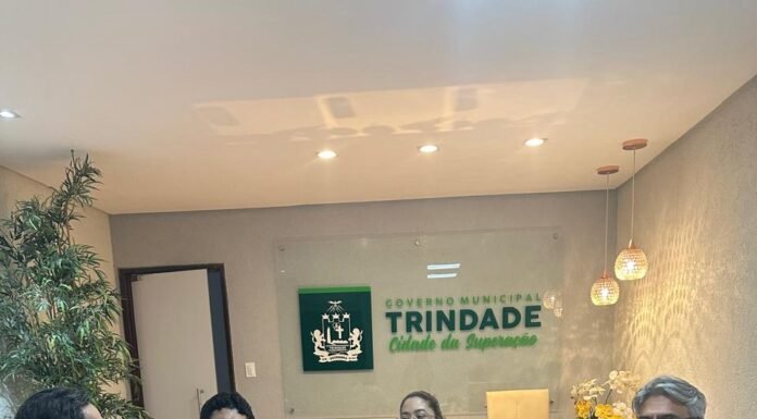 DESENVOLVIMENTO – LIDERANÇAS SE REUNIRAM NESSA TERÇA FEIRA EM TRINDADE PARA TRAÇAR PROJETOS PARA O ARARIPE