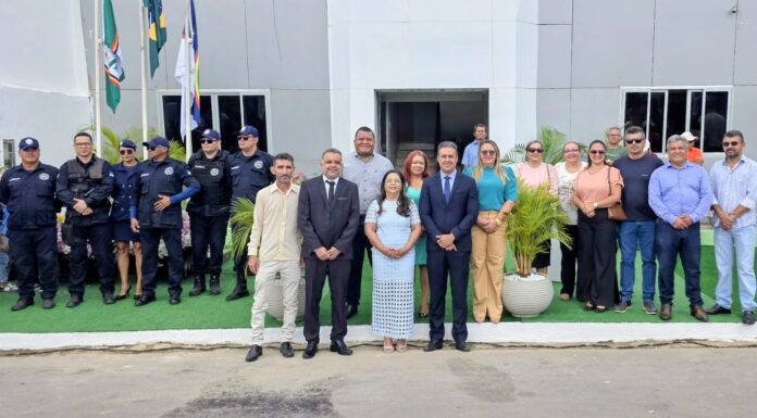 Trindade Inicia Celebrações de Independência com Hasteamento de Bandeiras e Mensagem de União