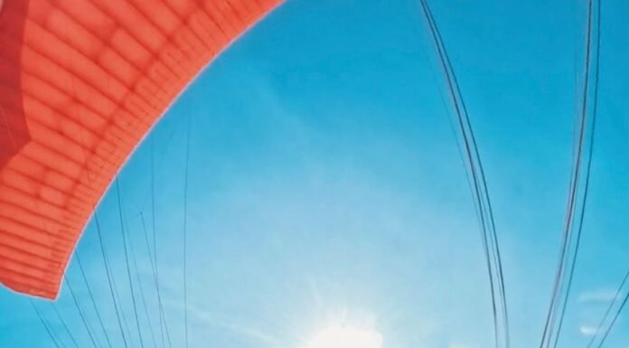 Prefeito Evilásio Mateus realiza voo de parapente e destaca fortalecimento do turismo em Araripina