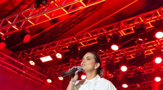 Multidão de Fiéis Marca o Primeiro Dia da Jornada da Fé em Araripina com Show de Aline Barros