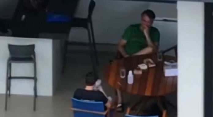 Moraes manda Bolsonaro explicar uso de celular por Nikolas em visita