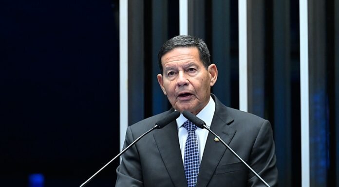 Mourão deverá ser o novo líder do Republicanos no Senado em 2026