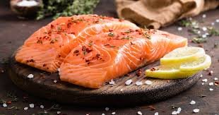 Consumo de tipo de salmão preocupa cientistas e gera alerta de saúde