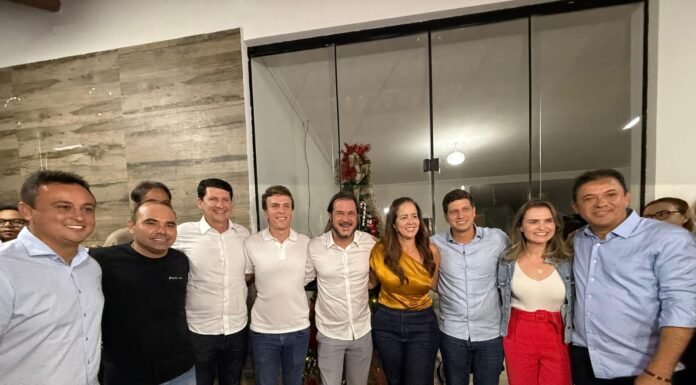 Em reunião na casa do prefeito Evilásio Mateus, João Campos, Antônio Rueda e Miguel Coelho definem alianças para 2026