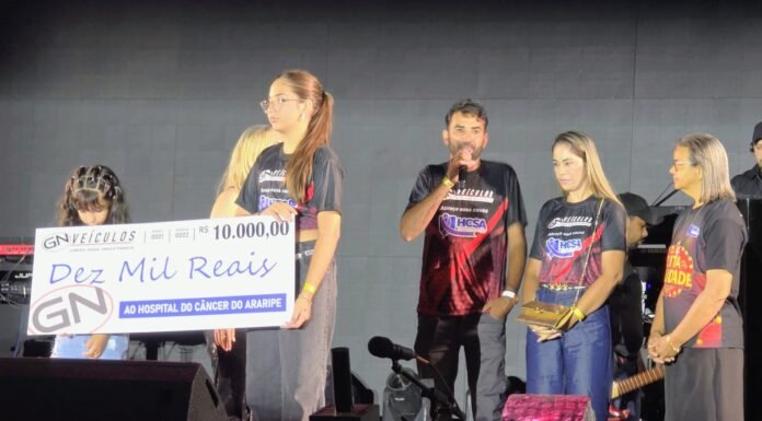 Generosidade em Destaque! Gustavo da GN Veículos Doa R$ 10 Mil ao Hospital do Câncer Durante o Show “Eita Saudade”