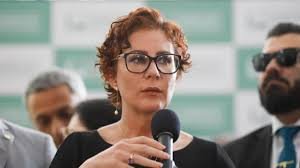 Moraes anula decisão da Câmara e determina perda do mandato de Zambelli