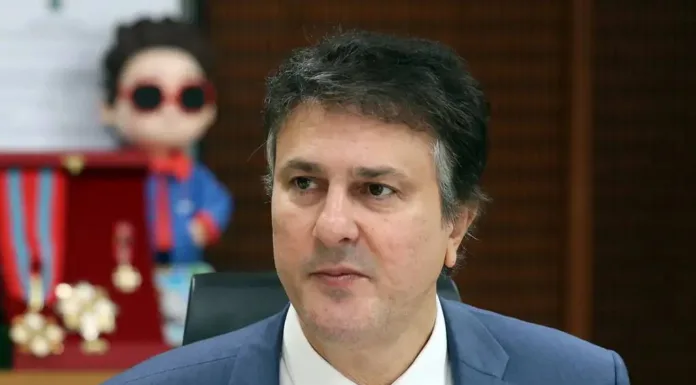 Camilo Santana Planeja Saída do Governo para Apoiar Reeleição de Elmano de Freitas