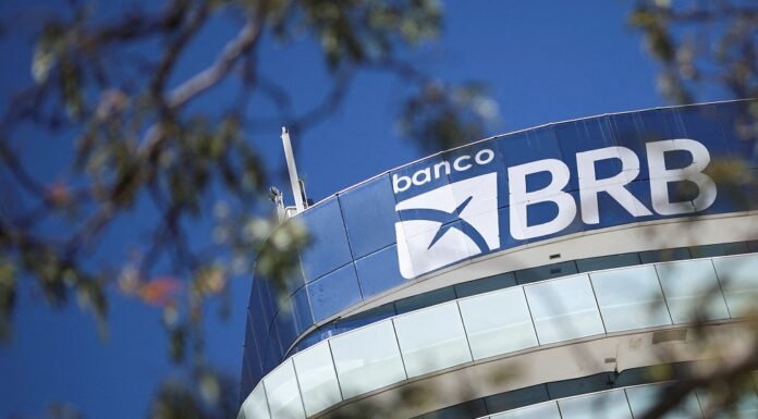Justiça Determina Bloqueio de Ações do BRB Relacionadas ao Banco Master