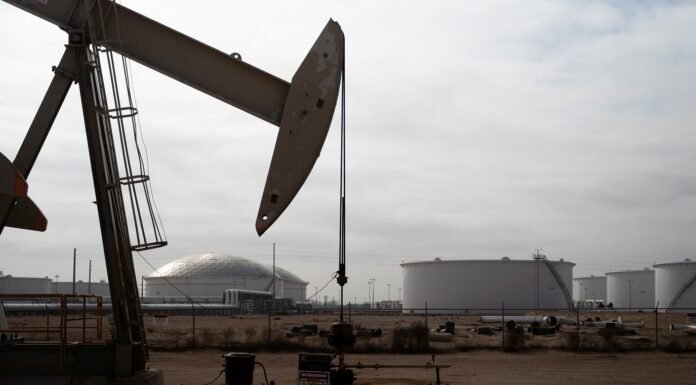 Petróleo em Queda: Impactos das Negociações Diplomáticas entre EUA e Irã