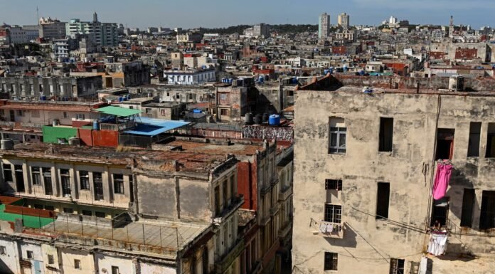 Rússia Anuncia Apoio a Cuba em Resposta a Sanções Americanas