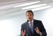 Haddad Discute Futuro na Fazenda em Reunião com Lula