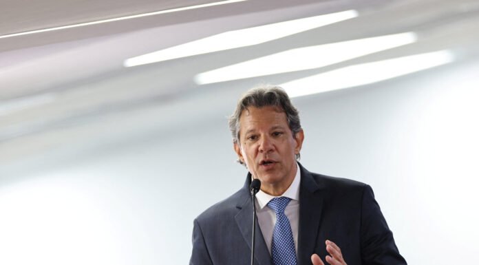 Haddad Defende Regulamentação de Verbas Indenizatórias para Combater Supersalários