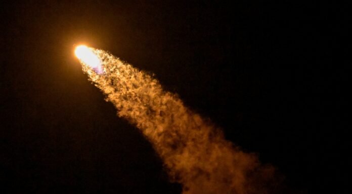 SpaceX Lança 12ª Tripulação de Longa Duração para a Estação Espacial Internacional