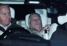 Governo Britânico Avalia Remoção de Ex-Príncipe Andrew da Linha de Sucessão