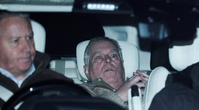 Governo Britânico Avalia Remoção de Ex-Príncipe Andrew da Linha de Sucessão