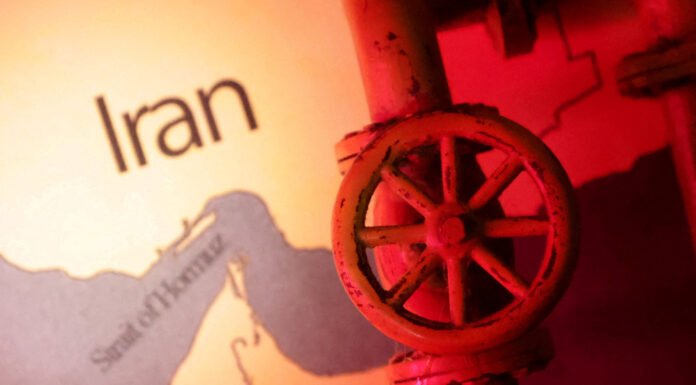 Fechamento do Estreito de Ormuz: Consequências e Repercussões Geopolíticas