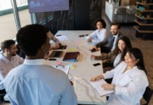 Transformando Reuniões: Dicas para Aumentar a Produtividade e o Engajamento