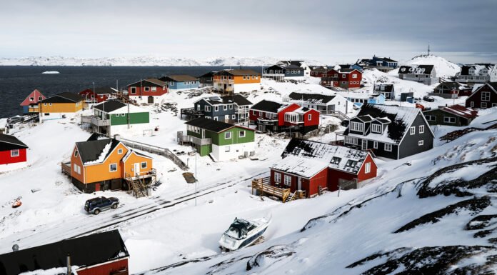 Interesse de Trump pela Groenlândia Persiste, Afirma Primeira-Ministra Dinamarquesa