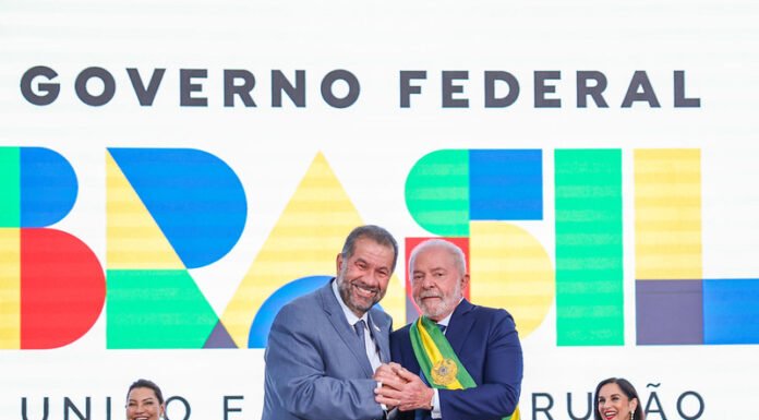 Carlos Lupi Anuncia Apoio do PT a Alexandre Kalil, Mas Partido Desmente