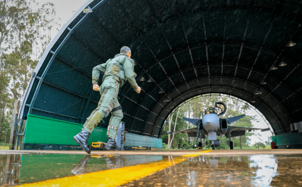 Força Aérea Brasileira Inicia Operações com Caças Gripen na Capital Federal