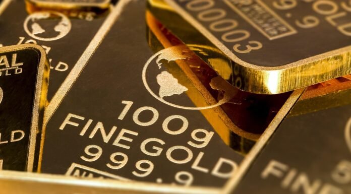 Ouro Registra Alta de Quase 3% em Meio a Incertezas Econômicas e Geopolíticas