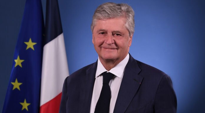 França Afirma que UE Possui Ferramentas para Retaliação contra Tarifas de Trump