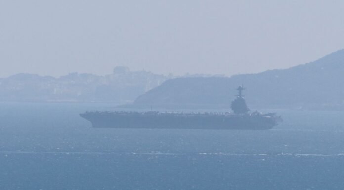 USS Gerald R. Ford: O Maior Porta-Aviões do Mundo em Rumo ao Oriente Médio