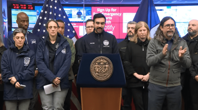 Prefeito de Nova York Implementa Restrições de Circulação em Resposta a Tempestade de Neve