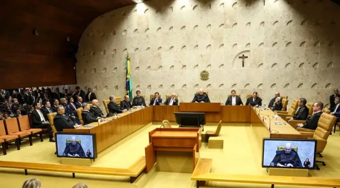 STF Avalia Restrições ao Uso de Redes Sociais por Juízes em Primeira Sessão de 2026