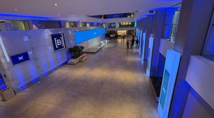 Contrastes nas Recomendações para a B3: Análise do UBS e BTG Pactual