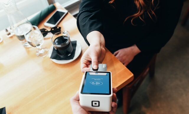 Recorde de Inadimplência no Cartão de Crédito em 2025: Fatores e Implicações