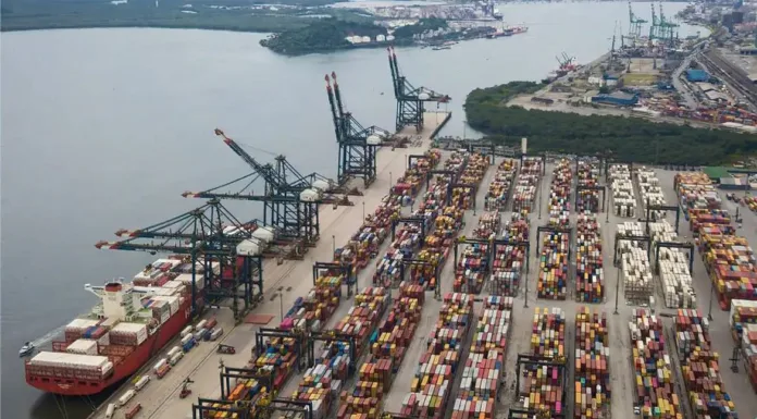 Déficit Comercial de US$ 647,3 Milhões na Primeira Semana de Fevereiro