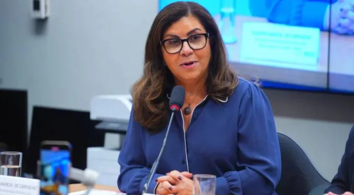 Juíza Denuncia Desigualdade Salarial e Condições de Trabalho na Magistratura