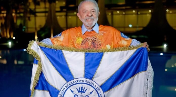 Lula Assiste ao Desfile na Sapucaí com Ministros e Lideranças Estatais